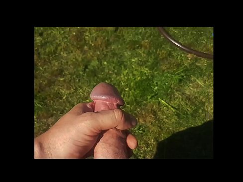 ❤️ A guapa quente recibe o seu coño rosa fodido e corre cun chorro nun xardín de verán ️ Vídeo de puta en % gl.hentai-menu.ru % ❌❤